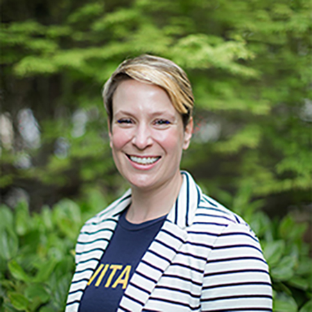Danielle Heuseveldt Headshot.jpeg